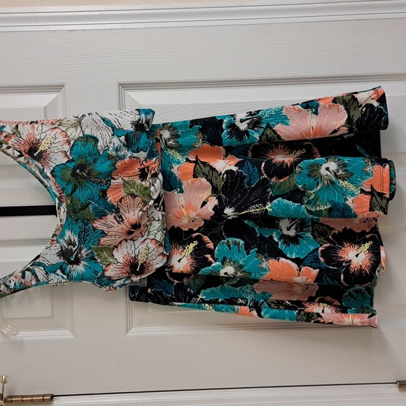 NWOT Tank Top - Picture 9 of 10